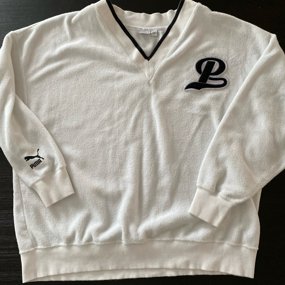 PUMA Women's Team Fancy Fleece V-Neck Crew / White & Black / Size Medium